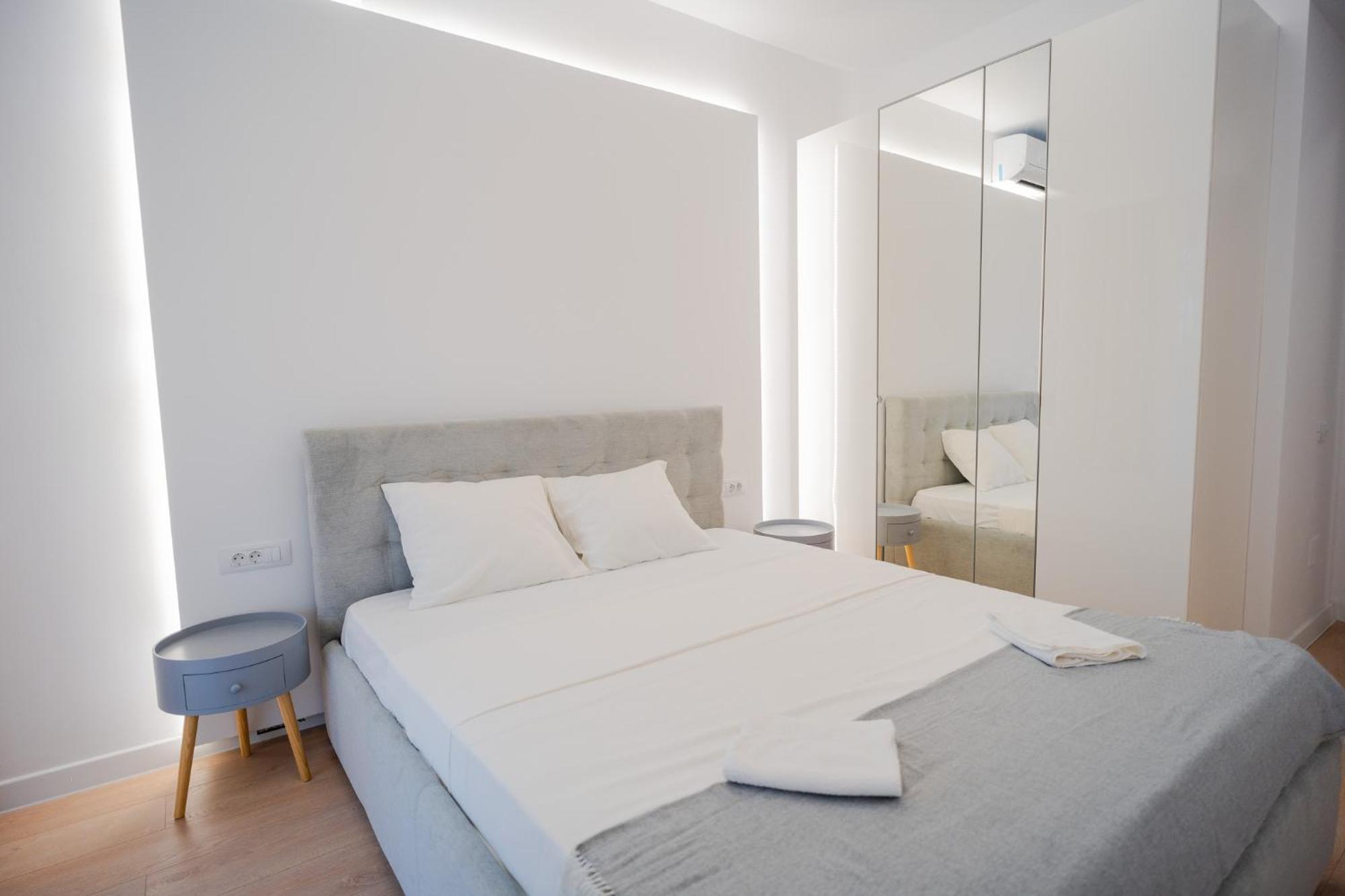 Amazing View Apartments - Iuliu Maniu & Politehnica Park บูคาเรสต์ ภายนอก รูปภาพ