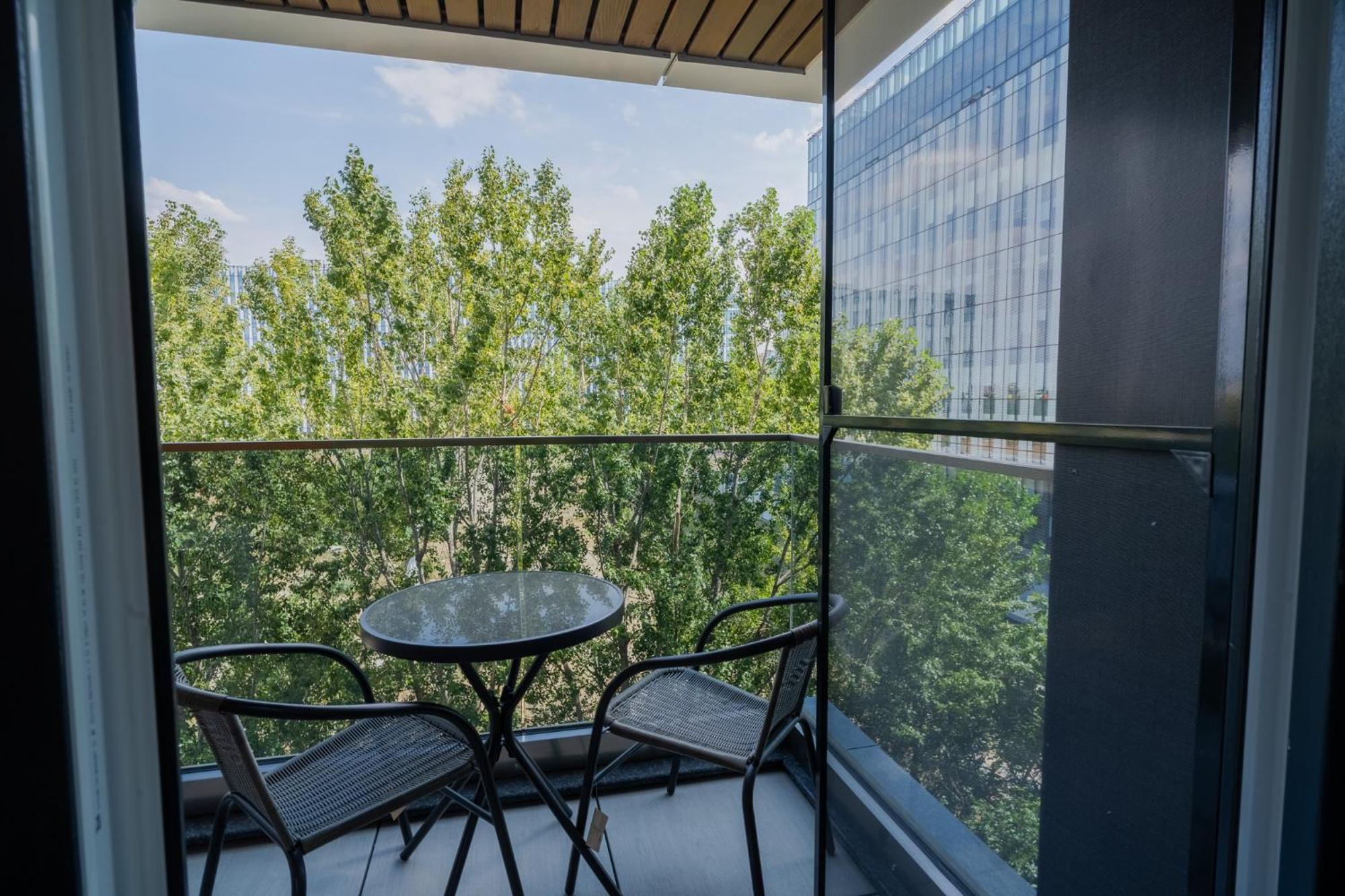 Amazing View Apartments - Iuliu Maniu & Politehnica Park บูคาเรสต์ ภายนอก รูปภาพ