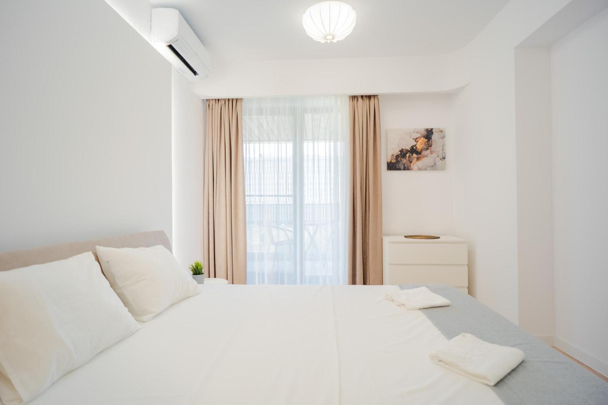 Amazing View Apartments - Iuliu Maniu & Politehnica Park บูคาเรสต์ ภายนอก รูปภาพ