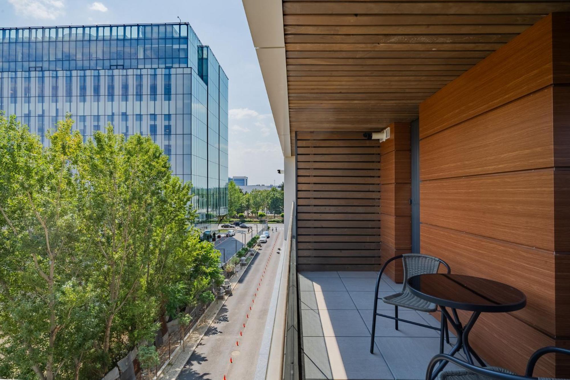 Amazing View Apartments - Iuliu Maniu & Politehnica Park บูคาเรสต์ ภายนอก รูปภาพ